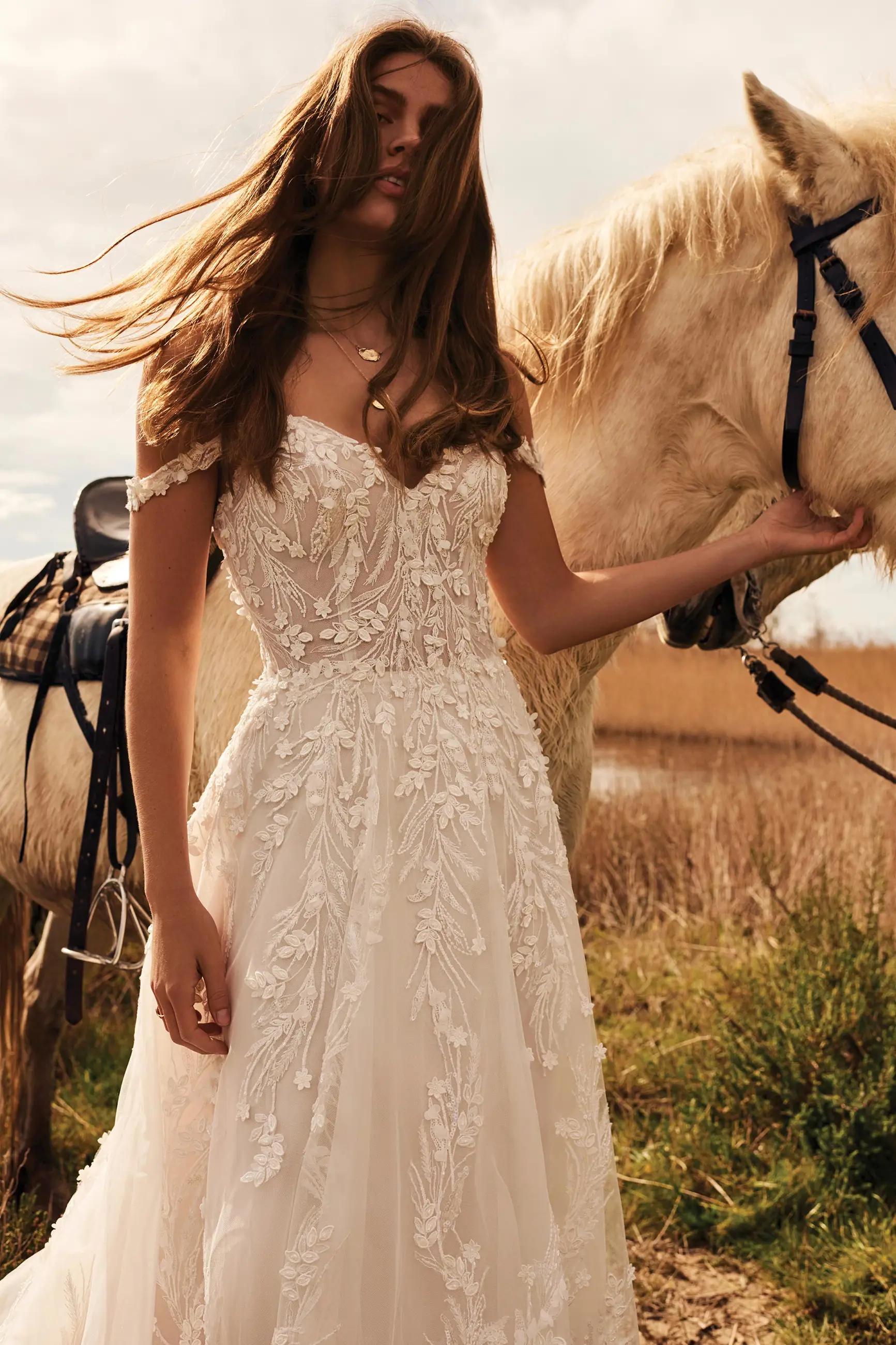 Elegant and Timeless: Classic Equestrian Style Wedding Dresses Image