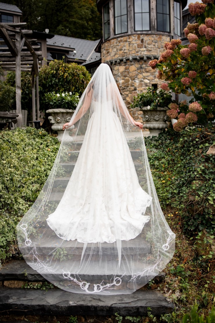 Lambs Hill Veils Equestrian Veil Cathedral Length Default Thumbnail Image
