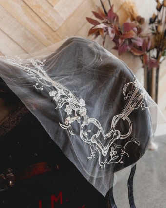 Lambs Hill Veils English Reins Square Edge #0 default Ivory thumbnail