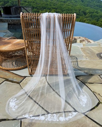 Lambs Hill Veils Seahorse Veil #1 Ivory thumbnail