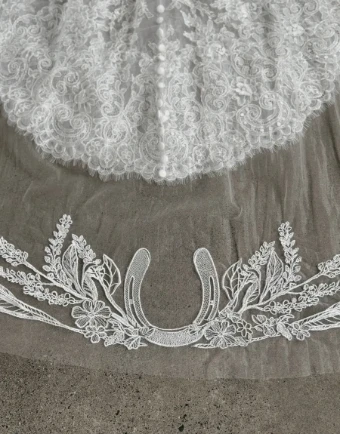 Equestrian Veils The Horseshoe #2 default thumbnail