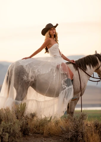 Equestrian Veils The Western Overskirt #6 thumbnail