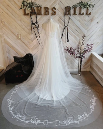 Charlotte Guernsey D Bit Twist Cathedral #1 Ivory thumbnail