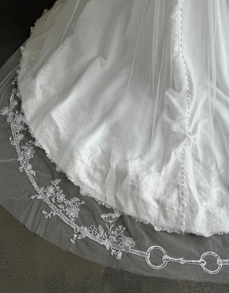 The English Reins with Snaffle Bit Cathedral Default Thumbnail Image