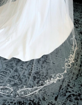 Charlotte Guernsey The Grand English Reins #5 Ivory thumbnail