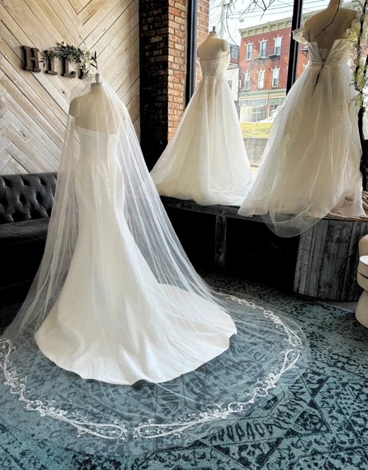 The Grand English Reins Default Thumbnail Image